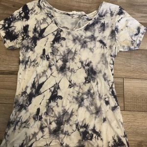 Trendy shortsleeve shirt